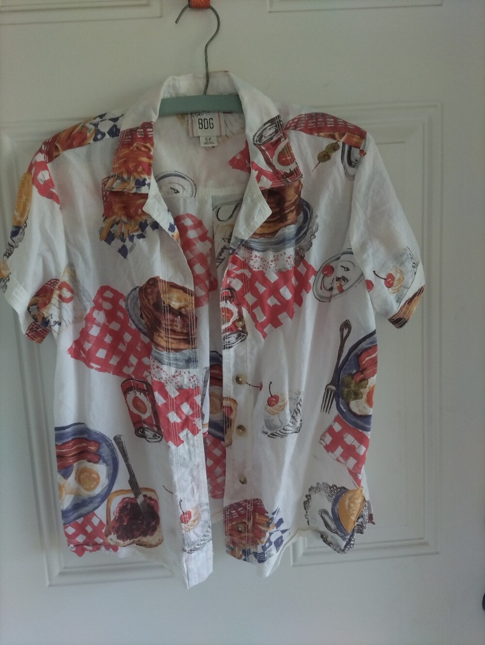 Urban Outfitters BDG Picnic Breakfast Icons Camp Shirt Button Down Top Sz S.